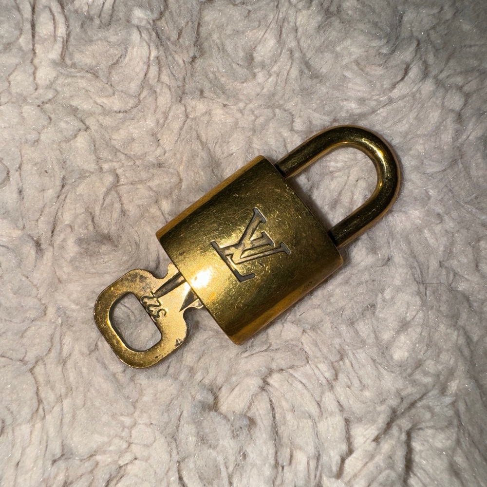 Louis Vuitton Lock and Key 🔐